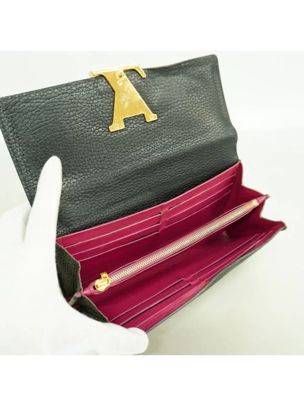Louis Vuitton Wallet Taurillon Portefeuille Capucines Noir